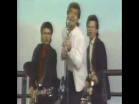 Huey Lewis – Some Of My Lies Are True (Sooner Or Later)