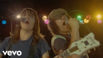 AC/DC – You Shook Me All Night Long  (Version 1)