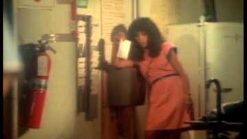 Donna Summer – She Works Hard For The Money