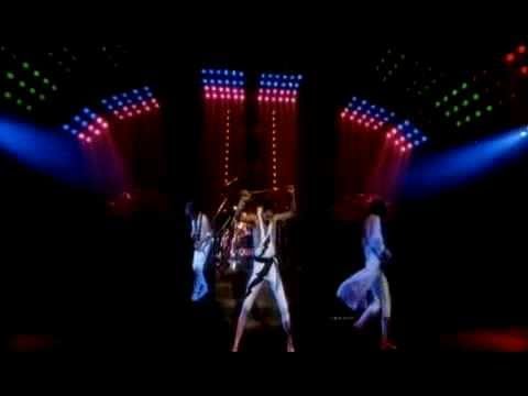 Queen – Hammer To Fall