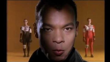 Fine Young Cannibals – She Drives Me Crazy