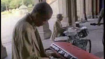 They Might Be Giants – They’ll Need A Crane