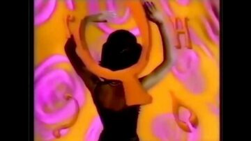 Scritti Politti – She’s A Woman