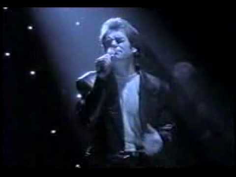Huey Lewis – He Don’t Know