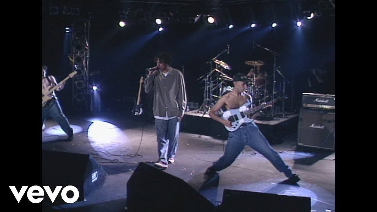 Rage Against The Machine – Bombtrack