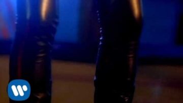 Dwight Yoakam – Pocket Of A Clown