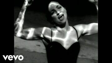 Gloria Estefan – Reach  (Vogue Version)