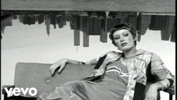 Suzanne Vega – Book and a Cover