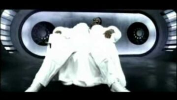 Puff Daddy – P.E. 2000 (Public Enemy 2000)