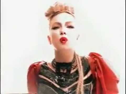 Traci Lords – Walking In L.A.