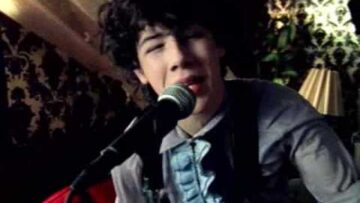Jonas Brothers – Hold On