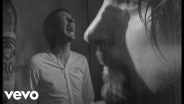 Kasabian – Me Plus One