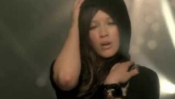 Hilary Duff – Stranger