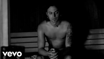 Bullet For My Valentine – Hearts Burst Into Fire