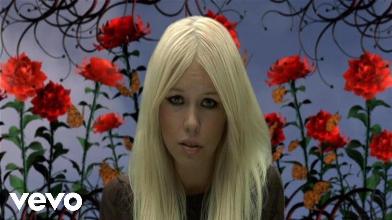 Kerli – Love Is Dead