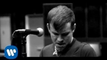 Against Me! – Borne On The FM Waves Of The Heart