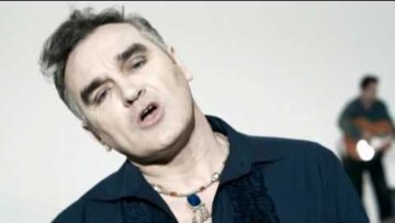 Morrissey – I’m Throwing My Arms Around Paris