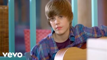 Justin Bieber – One Less Lonely Girl