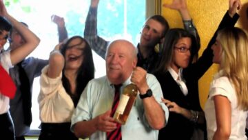 Last Day Before Holiday – Clap Your Hands