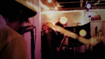 100 Monkeys – Sleeping Giants