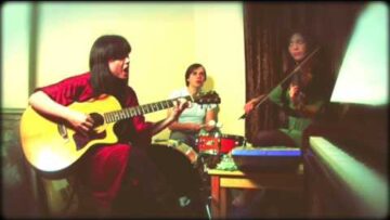 Blue Roses – Does Anyone Love Me Now?’