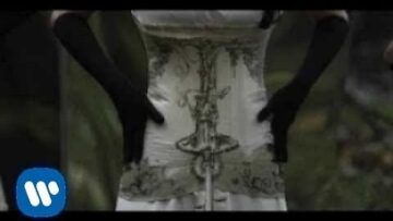 The Raconteurs – Old Enough