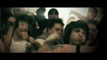 Abandon All Ships – Geeving Featuring Jhevon Paris