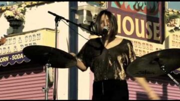 Hank & Cupcakes – Pleasure Town