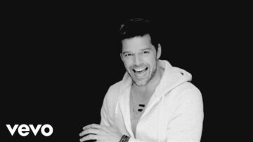 Ricky Martin – The Best Thing About Me Is You