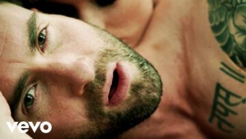 Maroon 5 – Never Gonna Leave This Bed
