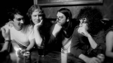 Hot Hot Heat – No Applause Allowed