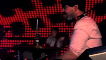 Friendly Fires – Hurting (Lightbox Session)