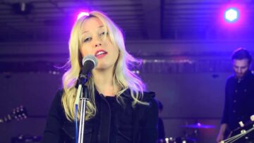 Anya Marina – Notice Me