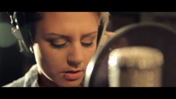 Christina Novelli – Concrete Angel  (Acoustic)