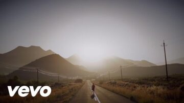 Laura Mvula – She  (Version 1)