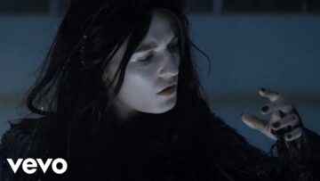 Florence + The Machine – Never Let Me Go