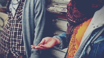 múm – Hvernig Á Að Særa Vini Sína