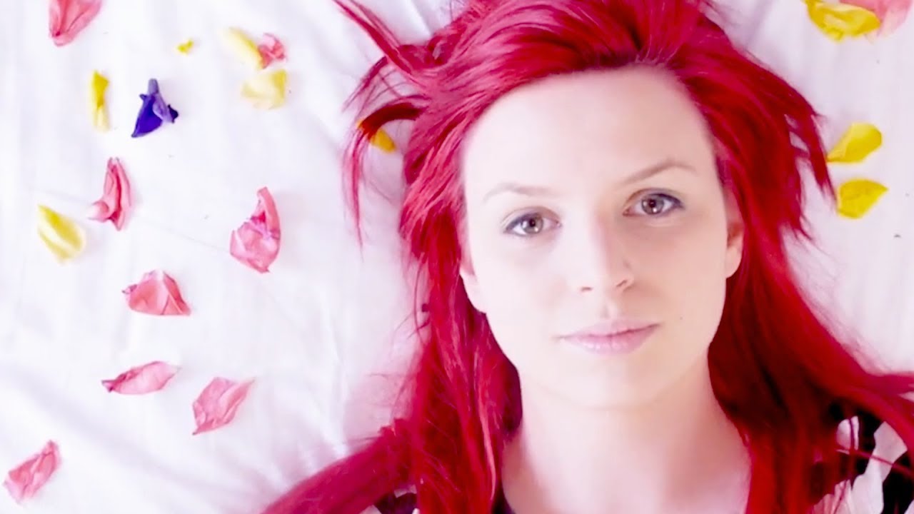 Emma Blackery – Go The Distance