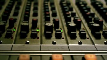 Low – Just Make It Stop