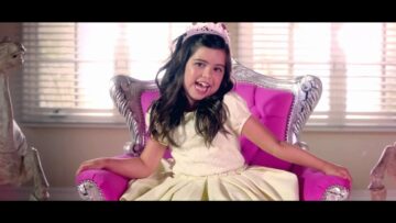 Sophia Grace – Girls Just Gotta Have Fun