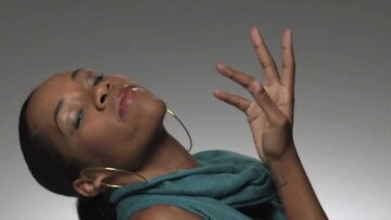 Delhi 2 Dublin – Turn Up the Stereo