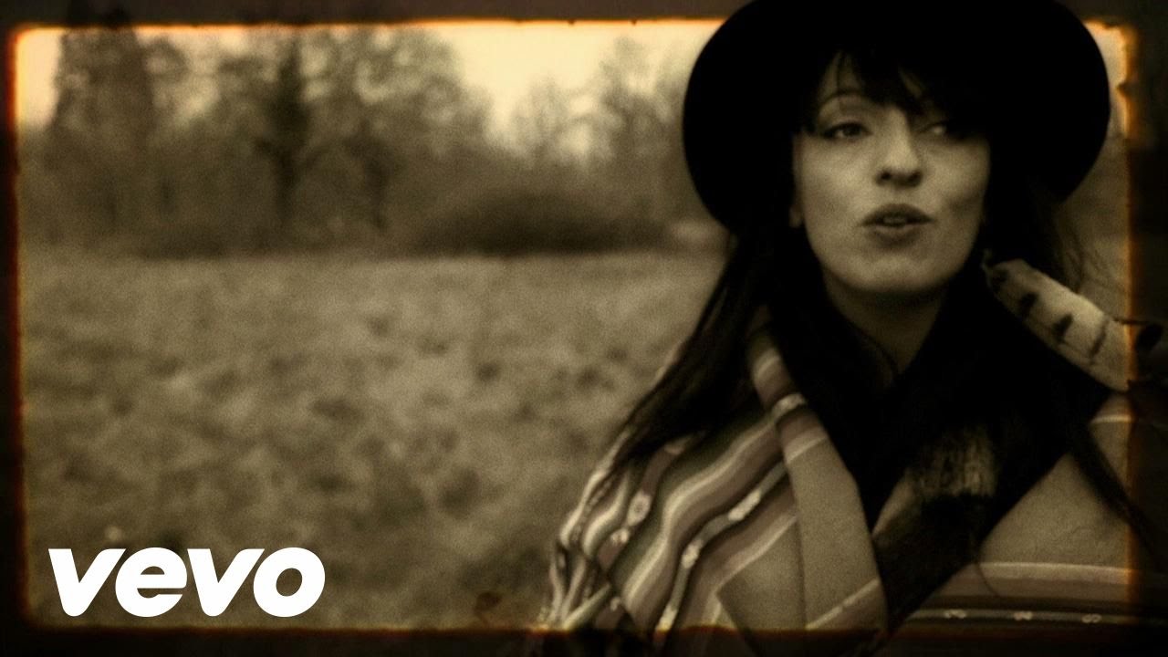 Anouk Aïata – Pourquoi Regardes-Tu La Lune ?