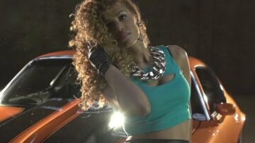 Sharon Doorson – Louder