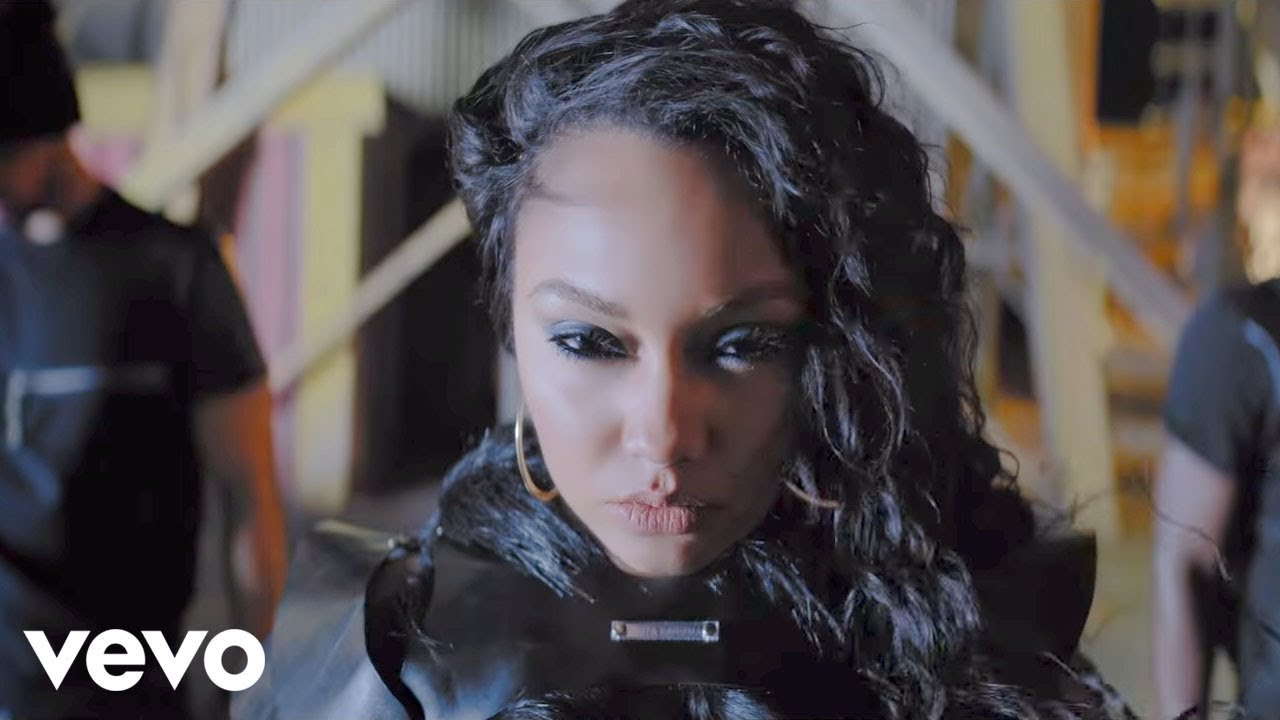 Little Mix – Salute