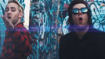 Breathe Carolina – Chasing Hearts