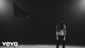While She Sleeps – Four Walls