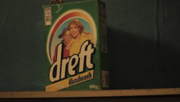 Hands Up Who Wants To Die – Dreft