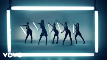 The Saturdays – Not Giving Up  (Version 1)
