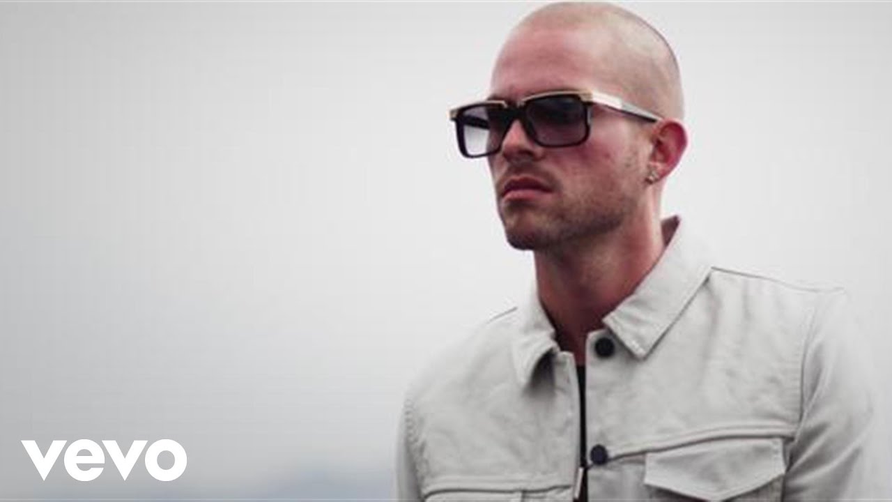 Collie Buddz – Light It Up