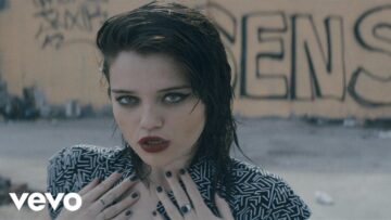 Sky Ferreira – I Blame Myself